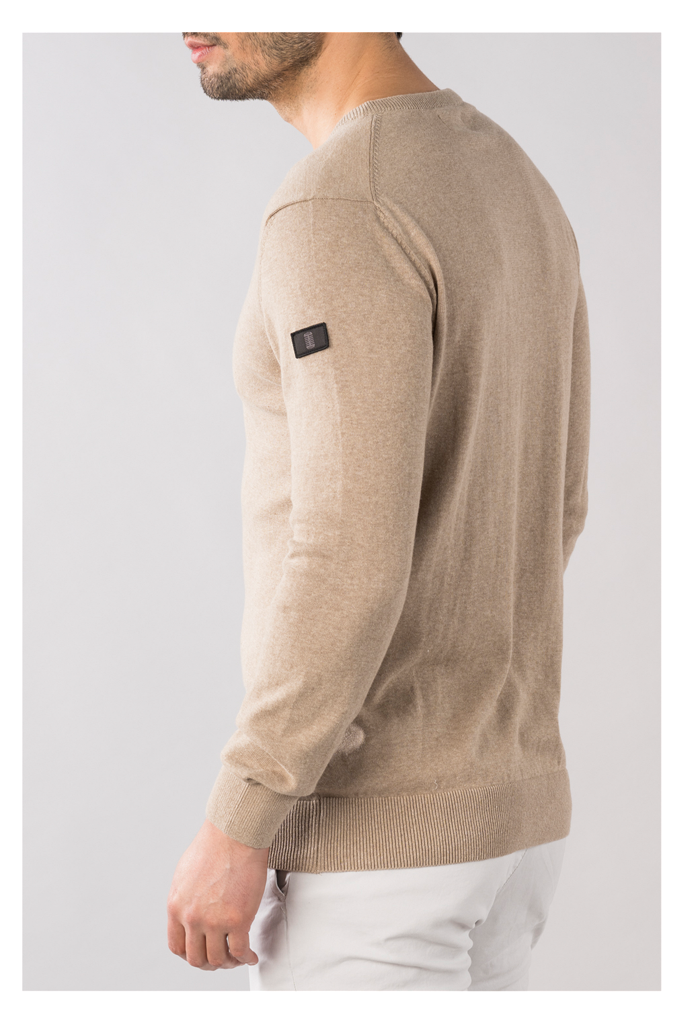 Al V-neck knitted pullover